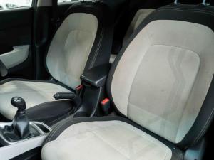 Hyundai Venue 1.2 Premium - Image 20