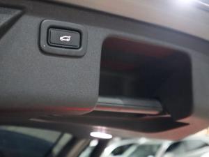 Land Rover Discovery Sport D180 R-Dynamic SE - Image 14