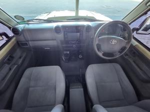 Toyota Land Cruiser 79 4.5D-4D V8 double cab LX - Image 6