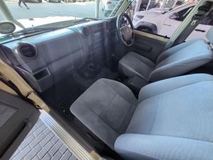 Toyota Land Cruiser 79 4.5D-4D V8 double cab LX - Image 7