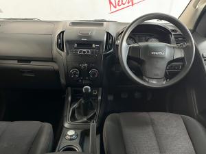 Isuzu D-Max 250 double cab 4x4 Hi-Ride - Image 6