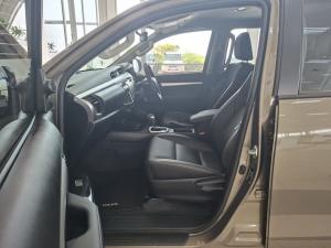 Toyota Hilux 2.8GD-6 double cab Raider auto - Image 7