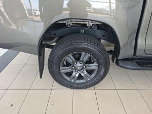 Toyota Hilux 2.8GD-6 double cab Raider auto - Image 12