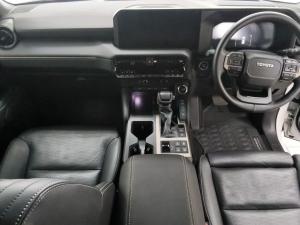 Toyota Land Cruiser Prado 2.8GD VX-R - Image 6