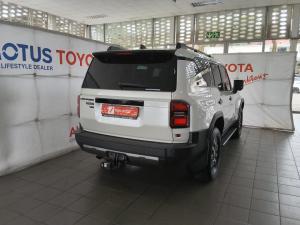 Toyota Land Cruiser Prado 2.8GD VX-R - Image 2