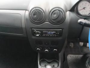 Nissan NP200 1.6i safety pack (aircon) - Image 12