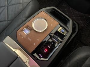 BMW iX xDRIVE40 - Image 11