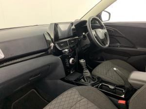 Mahindra XUV3XO 1.2T MX2 - Image 12