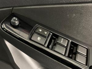 Isuzu D-MAX 1.9 Ddi HR X-RIDER automatic D/C - Image 10