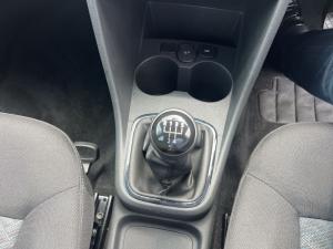 Volkswagen Polo Vivo hatch 1.4 Life - Image 18