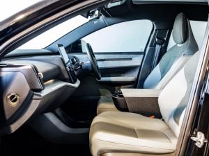 Volvo EX30 Cross Country Twin Motor Performance Ultra - Image 9