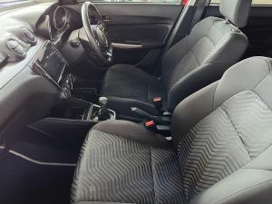 Suzuki Swift 1.2 GLX auto - Image 14