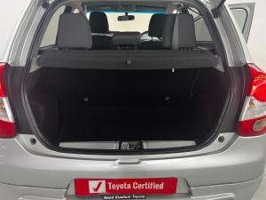Toyota Etios hatch 1.5 Xi - Image 12