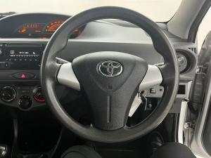 Toyota Etios hatch 1.5 Xi - Image 16