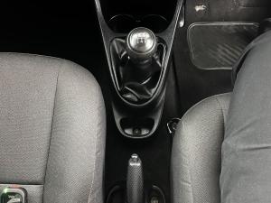 Toyota Etios hatch 1.5 Xi - Image 22