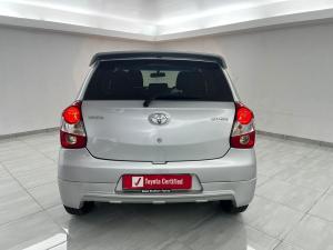 Toyota Etios hatch 1.5 Xi - Image 4