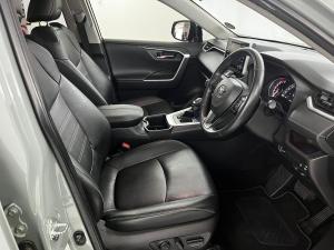 Toyota RAV4 2.0 VX - Image 14