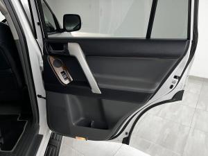 Toyota Land Cruiser Prado 3.0DT VX - Image 17