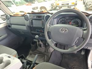 Toyota Land Cruiser 79 4.5D-4D LX V8 single cab - Image 6