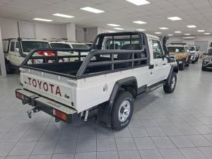 Toyota Land Cruiser 79 4.5D-4D LX V8 single cab - Image 2
