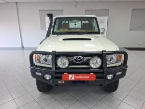 Toyota Land Cruiser 79 4.5D-4D LX V8 single cab - Image 4