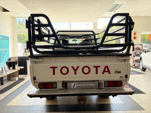 Toyota Land Cruiser 79 4.2D single cab - Image 5