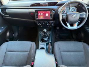 Toyota Hilux 2.4GD-6 double cab 4x4 Raider manual - Image 6