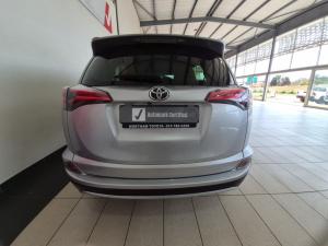 Toyota RAV4 2.0 GX auto - Image 5
