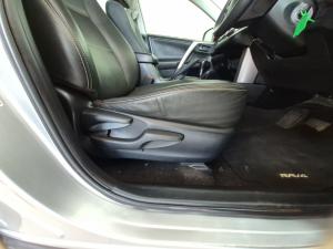 Toyota RAV4 2.0 GX auto - Image 18