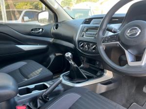Nissan Navara 2.5DDTi double cab SE manual - Image 7