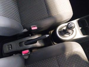 Toyota Vitz 1.0 XR manual - Image 11