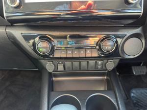 Toyota Hilux 2.8GD-6 double cab Raider auto - Image 15