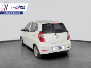 Hyundai i10 1.1 GLS/MOTION - Image 3