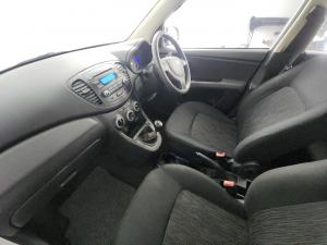 Hyundai i10 1.1 GLS/MOTION - Image 8