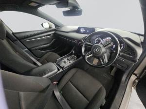 Mazda MAZDA3 1.5 Dynamic automatic 5-Door - Image 7