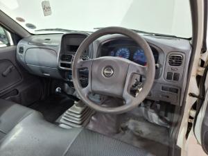 Nissan NP300 Hardbody 2 - Image 9