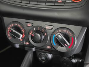 Suzuki Swift 1.2 GL manual - Image 12