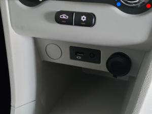 Tata Tiago 1.2 XT manual - Image 14