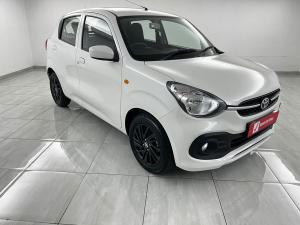 Toyota Vitz 1.0 XR manual - Image 1