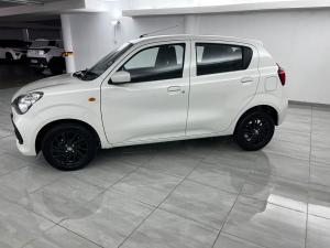 Toyota Vitz 1.0 XR manual - Image 9