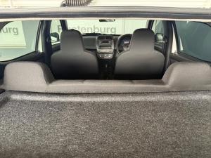 Renault Kwid 1.0 Evolution - Image 17