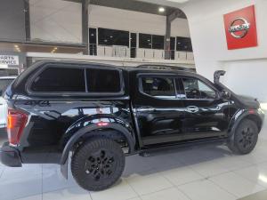 Nissan Navara 2.5DDTi double cab LE Plus 4x4 - Image 9