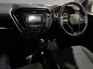 Isuzu D-Max 1.9TD single cab - Image 11