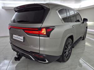 Lexus LX 700h F Sport - Image 6