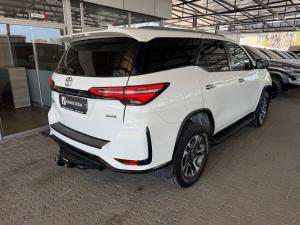 Toyota Fortuner 2.8GD-6 4x4 VX - Image 2