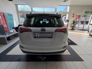 Toyota RAV4 2.0 GX - Image 5