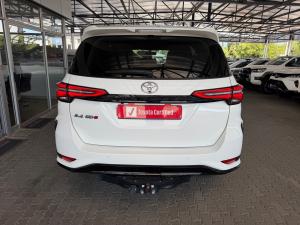 Toyota Fortuner 2.4GD-6 manual - Image 5