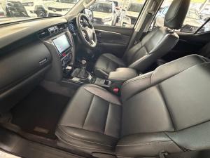 Toyota Fortuner 2.4GD-6 manual - Image 7