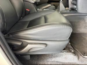 Toyota Fortuner 2.4GD-6 manual - Image 17