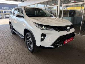 Toyota Fortuner 2.4GD-6 manual - Image 1